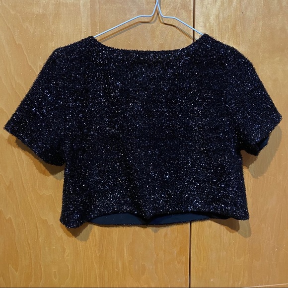 Black crop top - Picture 2 of 3